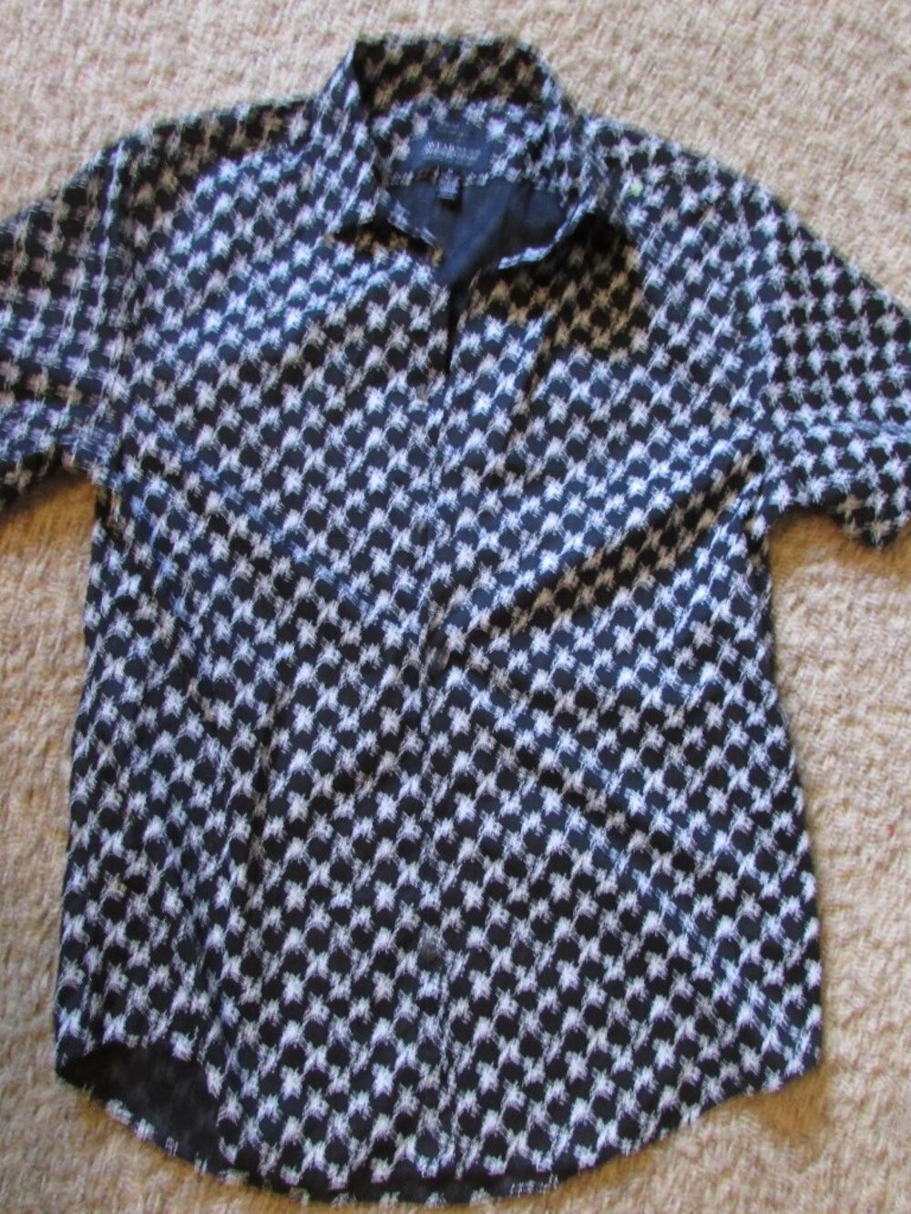 NWOT Kenneth Cole Awearness Medium Black White Slim Fit Button Front Shirt